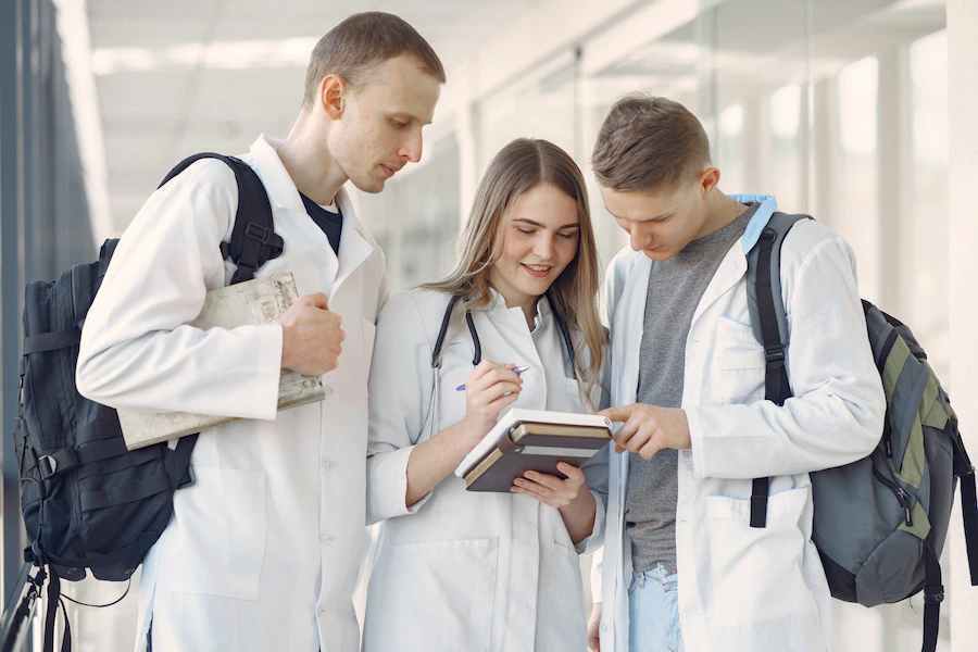 escuela de medicina y ciencias de la salud